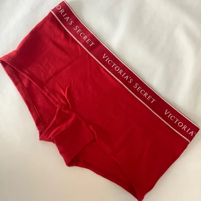 Victoria's Secret Vivid Red Print Boyshorts Boxer Briefs Panties