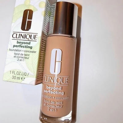 CLINIQUE BEYOND PERFECTING FOUNDATION + CONCEALER - WN 96 CHAI (M)