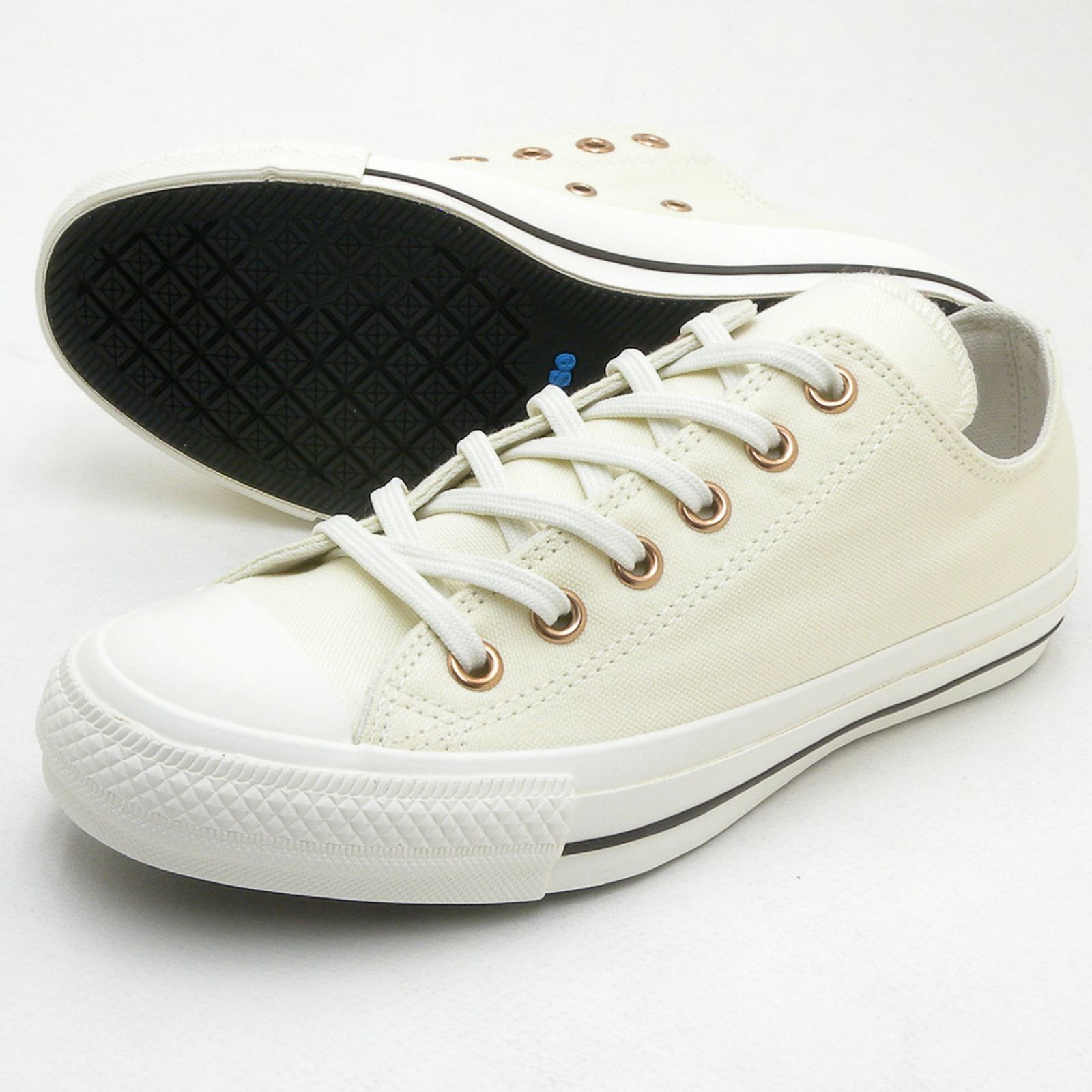All Star Women's Leather Converse Size 9