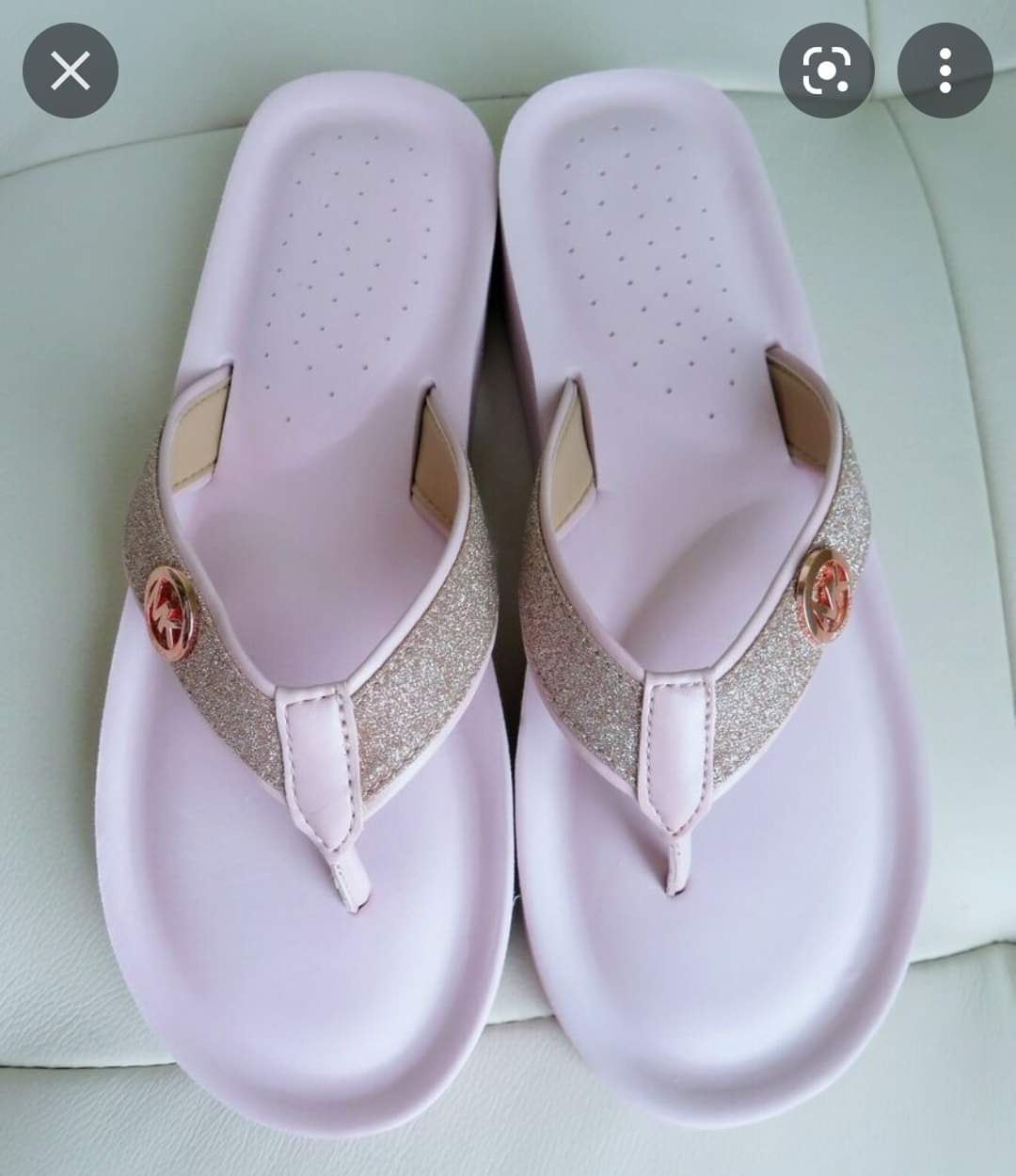 Michael Kors  Flip Flop Sandals Size 9